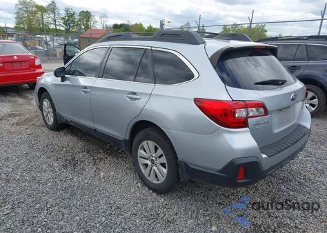 2018 Subaru Outback 2.5I Premium z USA, uszkodzony, nr VIN 4S4BSAFC4J3257300